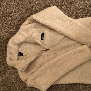 Patagonia sherpa type sweater